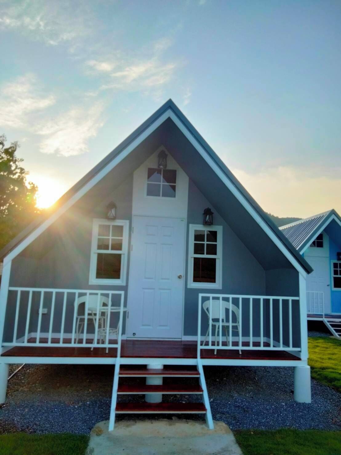 Bureau, espace de travail pour ordinateur portable, Wi-Fi gratuit