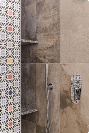 Shower, hair dryer, bidet, towels - Como Bellevue Duomo (Como)