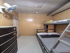 1 habitación, internet y ropa de cama