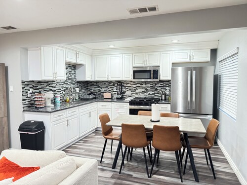 Charming 3-bedroom house with AC and WiFi in marvelous Colton