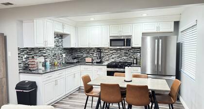 Charming 3-bedroom house with AC and WiFi in marvelous Colton