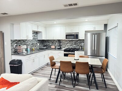 Charming 3-bedroom house with AC and WiFi in marvelous Colton