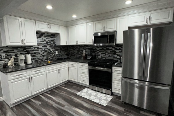 Frigorífic, microones, forn i placa de cuina