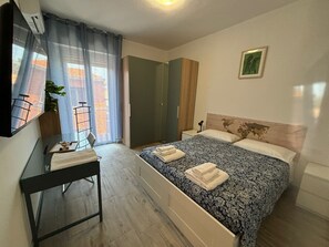 1 camera, Wi-Fi, lenzuola