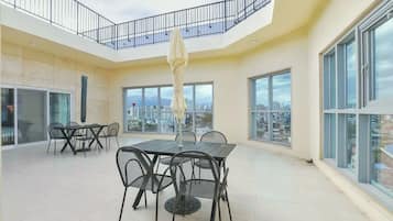 Penthouse, quang cảnh biển | Hiên
