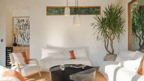 Interior - Villa Chagall by Villa Finder (Canggu)