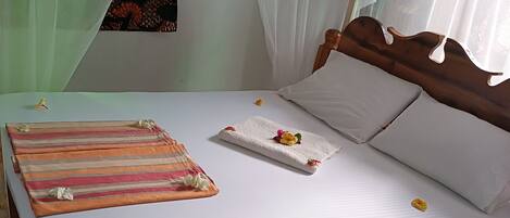 3 bedrooms, iron/ironing board, internet