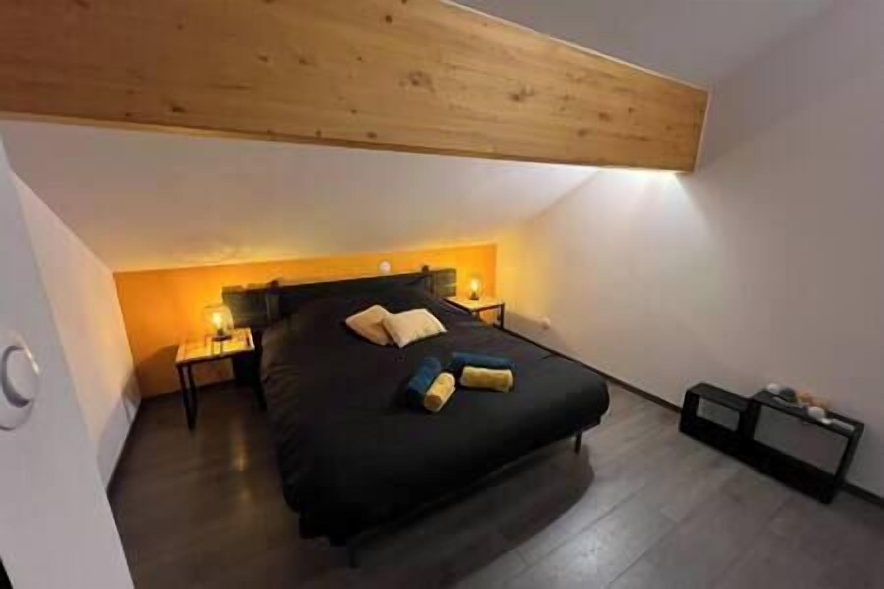 3 間睡房、熨斗/熨衫板、可攜式嬰兒床、上網