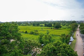 Front of property - Green Eye Apartment & Hotel (Boralesgamuwa)