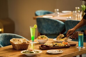 Alimentos y bebidas