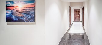 Sunbright Rooms Residency Hotel 