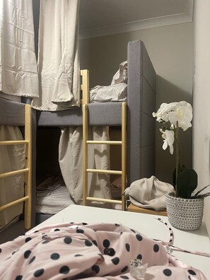 2 bedrooms, bed sheets