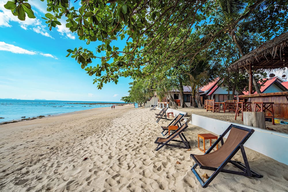 Lanta Beachfront Resort