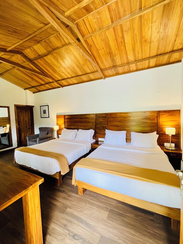 Superior Studio Suite, 2 Queen Beds | Free WiFi - BouganVilla (Ootacamund)