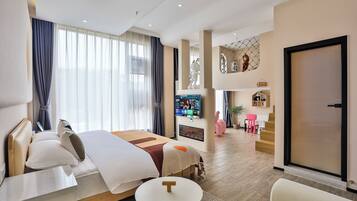 Artículos de tocador ecológicos, secador de pelo, toallas, shampoo