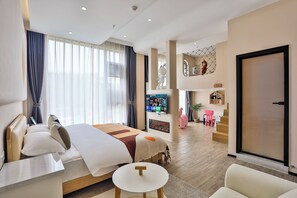 Traditional Twin Room | Bathroom | Eco-friendly toiletries, hair dryer, towels, shampoo - Chuxin Moshe Hotel (Shanghai)