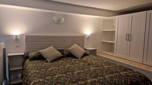1 slaapkamer, een strijkplank/strijkijzer, wifi, beddengoed