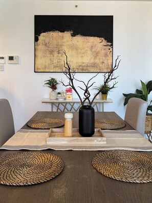 Unclassified image, 2 of 30, button