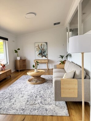 Télévision, cheminée, jeux vidéo