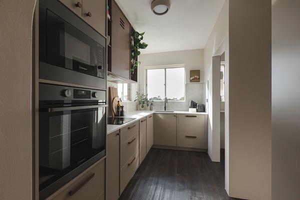 Refrigerador, microondas, horno, placa de cocina