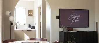 The Cabbage Palm Kiama. 5 min walk to everwhere. Location Location Location!