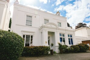 Exterior - Baloci (Birmingham)