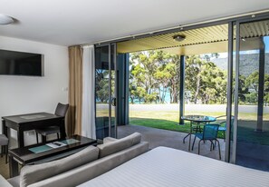 Studio Twin Apartment with Ocean View | Free WiFi, bed sheets