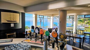 Bar (on property) - Lufra Beachside Hotel (Eaglehawk Neck)