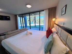 Free WiFi, bed sheets - Lufra Beachside Hotel (Eaglehawk Neck)