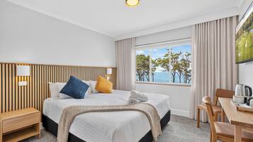 Ocean View Deluxe Family Room | WiFi (free), bed sheets