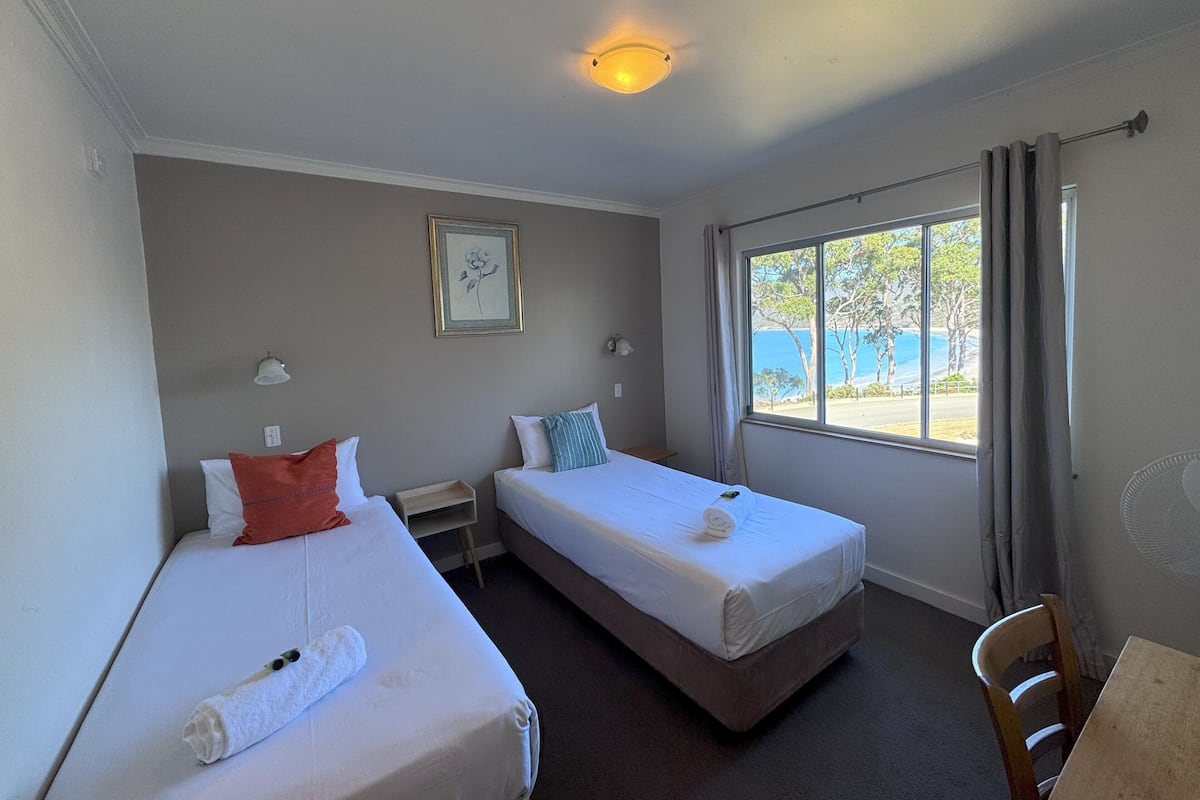 Superior Twin Room with Ocean view | Free WiFi, bed sheets