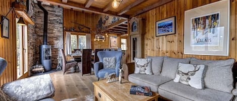 Tv, pejs, dvd-afspiller, stereoanlæg