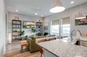 独立别墅 | 8 多间卧室、办公桌、高速上网