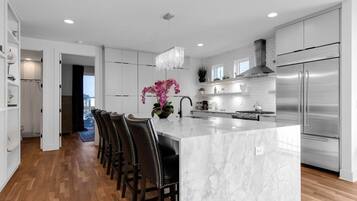 Maison | 4 chambres, bureau, Internet