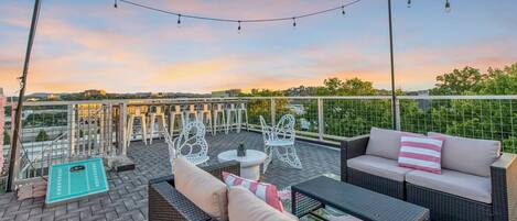 Hus | 4 soverom, skrivebord og internett