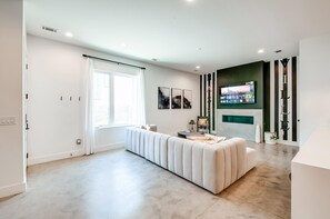 Talo | 3 makuuhuonetta, työpöytä, internet