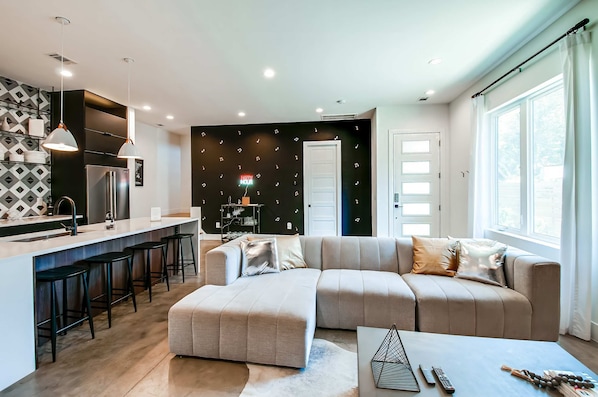 House | 3 bedrooms, desk, Internet