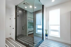 House | 3 bedrooms, desk, Internet