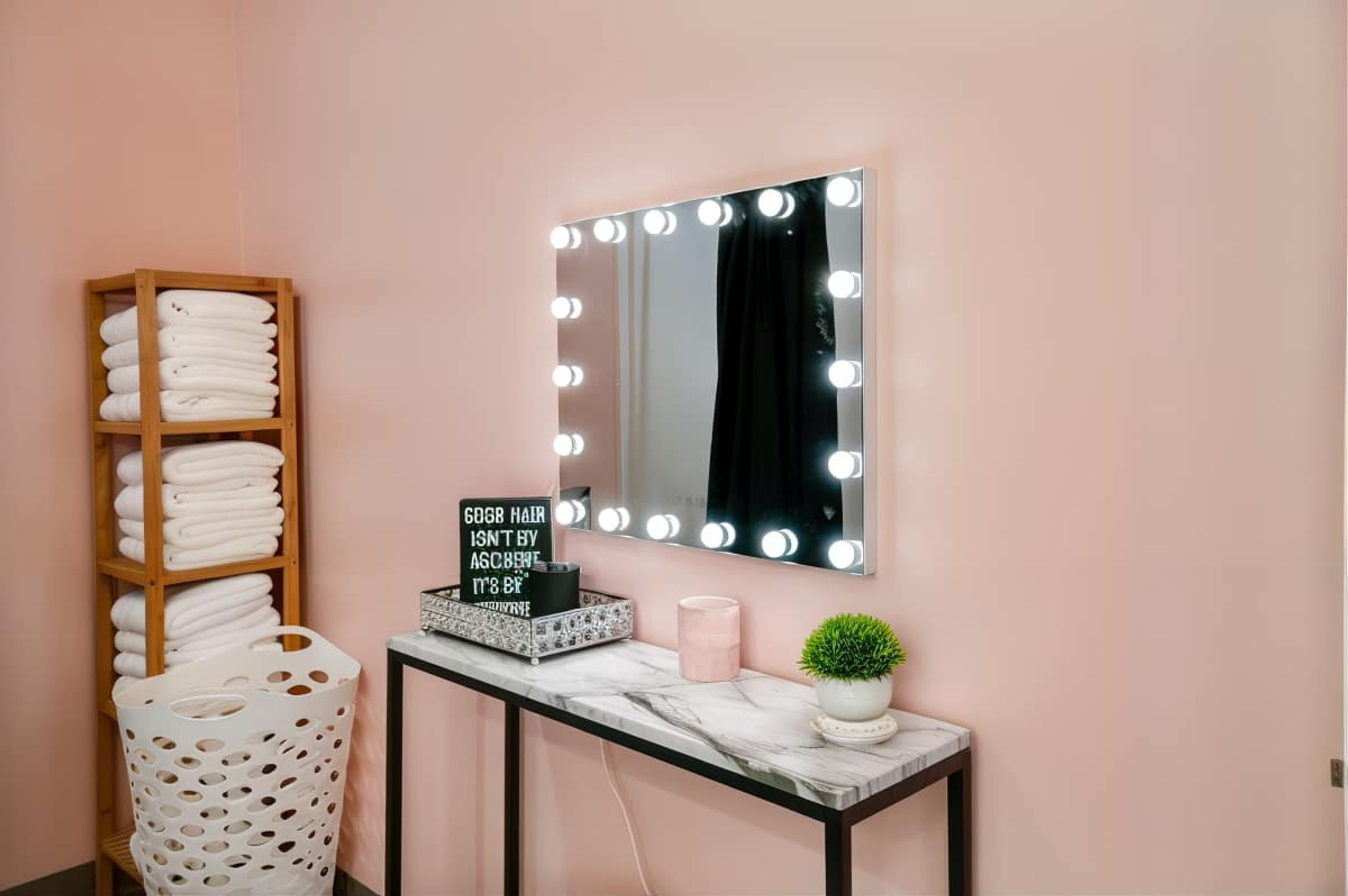 Leilighet | 4 soverom, skrivebord og internett