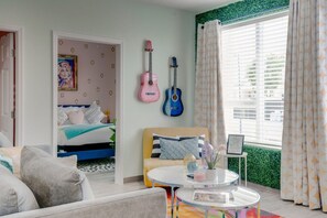 บ้านพัก | 4 ห้องนอน, โต๊ะทำงาน, อินเทอร์เน็ตความเร็วสูง