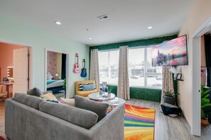 บ้านพัก | 4 ห้องนอน, โต๊ะทำงาน, อินเทอร์เน็ตความเร็วสูง