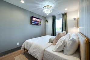 House | 4 bedrooms, Internet - Sky High Cowgirl Luxe 4BR w Rooftopdeck Karaoke (Nashville)