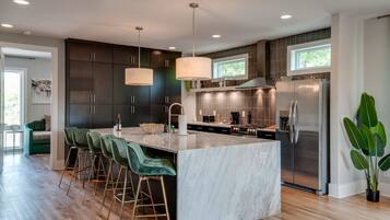 House | 4 bedrooms, Internet