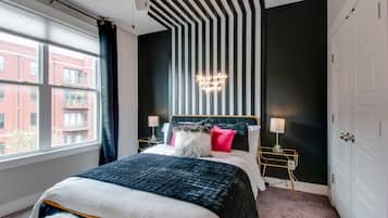 House | 4 bedrooms, desk, Internet