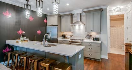 Close to the Gulch - Book Today