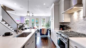 House | 4 bedrooms, Internet