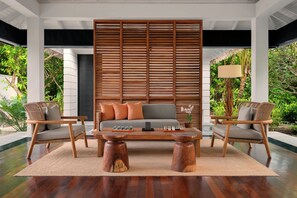 Couples treatment room(s), body treatments, hydrotherapy, aromatherapy - Noku Maldives, Vignette Collection by IHG (Kudafunafaru)