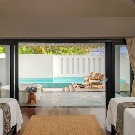 Couples treatment rooms, body treatments, hydrotherapy, aromatherapy