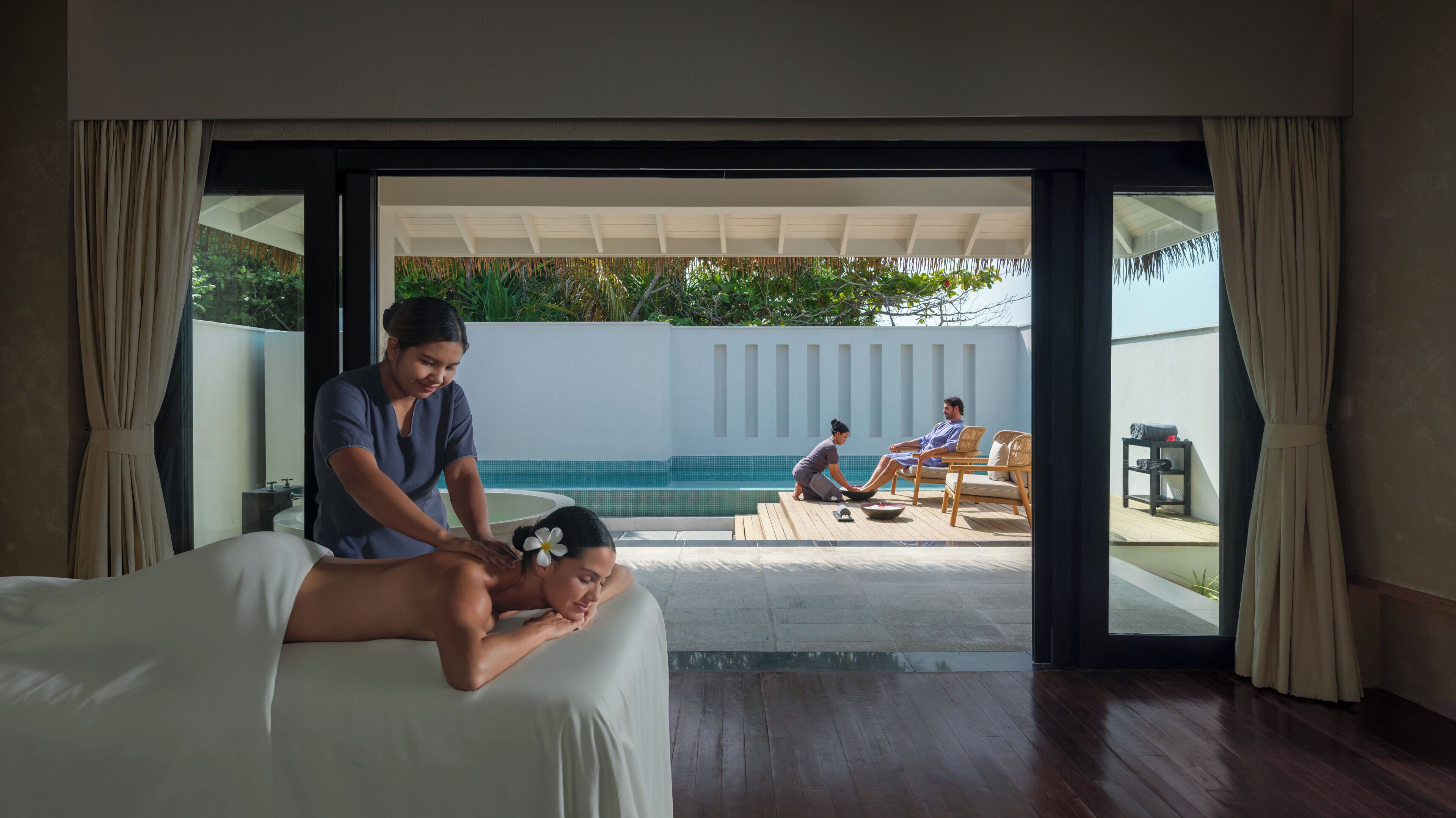 Couples treatment rooms, body treatments, hydrotherapy, aromatherapy
