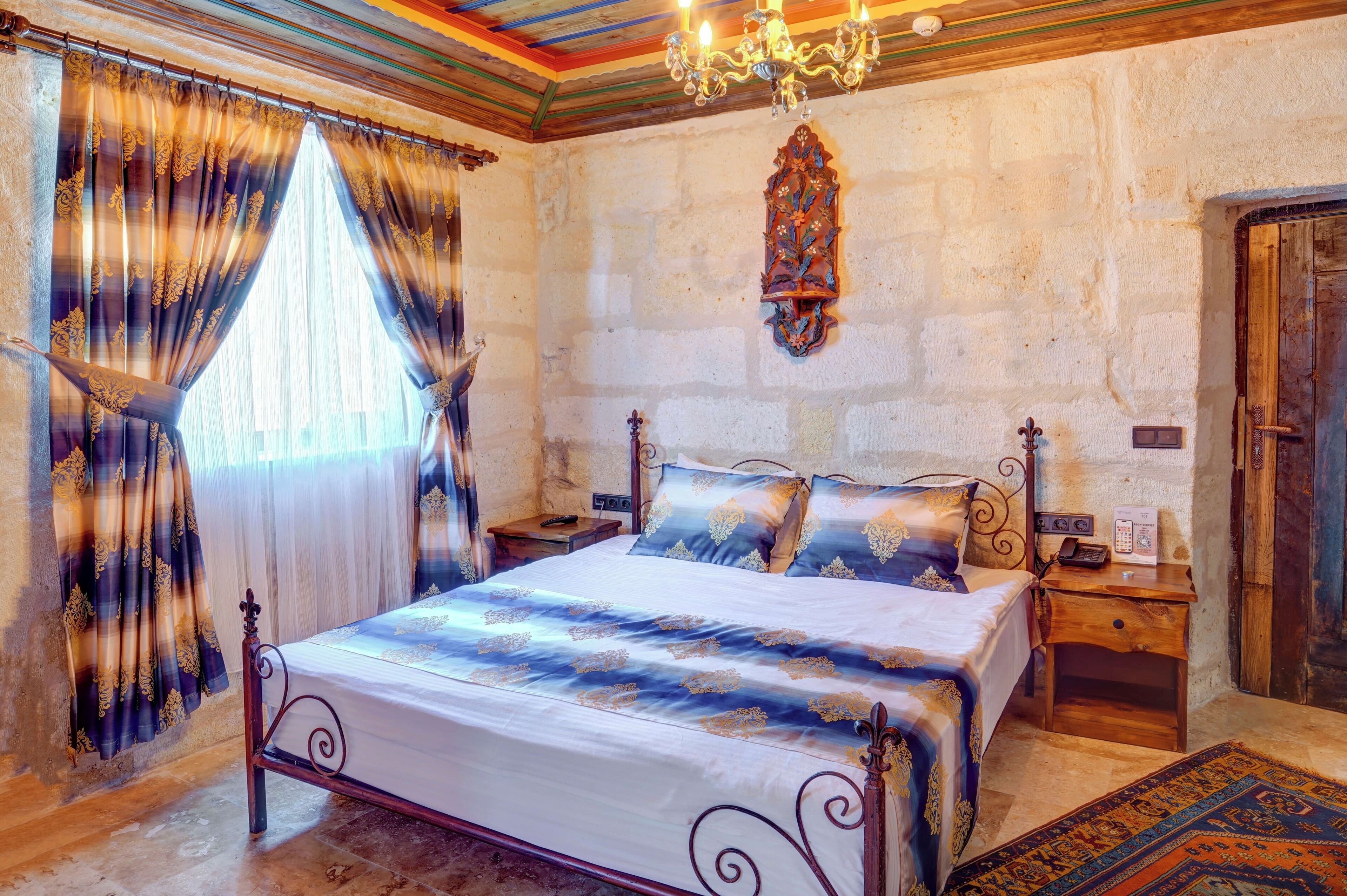 Decoración personalizada, muebles diferentes y escritorio 